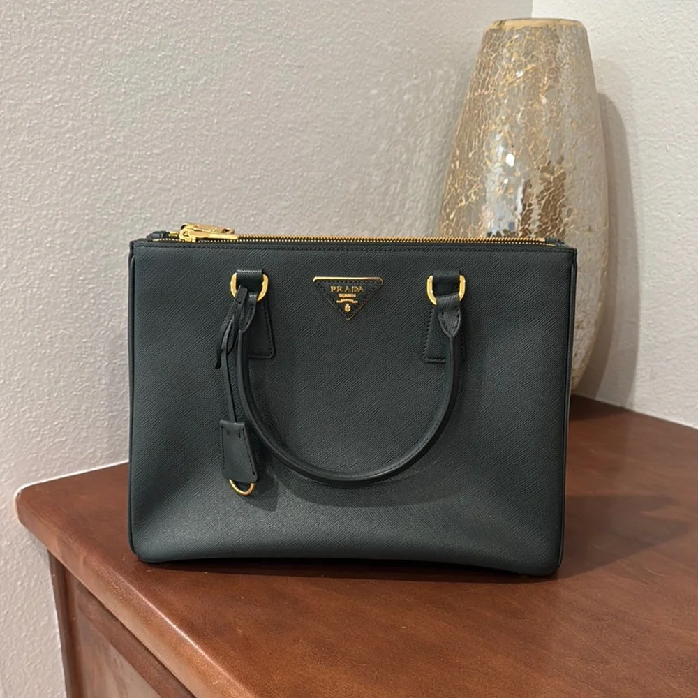 Prada Green Leather Women's Bag - Picture 1 of 6
